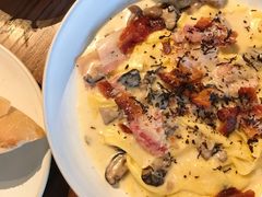 -ROAST coffee & eatery