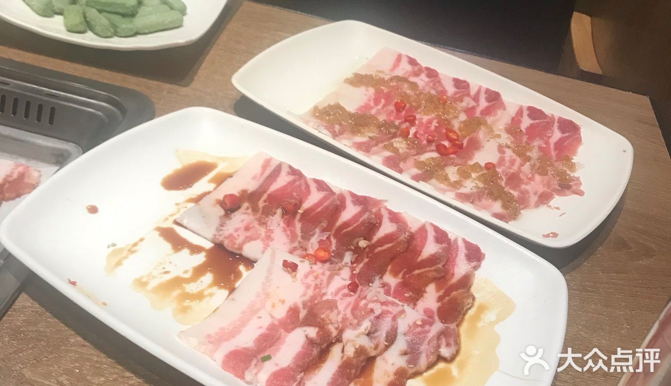 堂食只能2人并排坐，每桌还要间隔一米