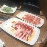 堂食只能2人并排坐，每桌还要间隔一米