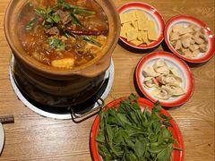 -郭婆婆疯子鸡·土货江湖菜馆