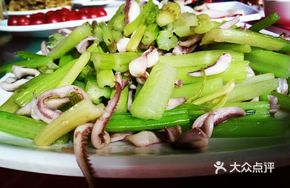 Stir-fried Celery with Squid Slices