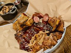 -BOURBON 玻本美式餐厅酒吧(虹桥新天地店)