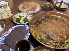 -滇翁·云南酸菜牛肉火锅(合肥首店坝上吾悦广场店)