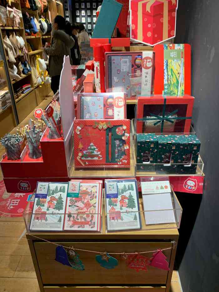 九木杂物社(新业广场店)-"每个女孩都喜欢逛这种小杂物店,确实很齐全.