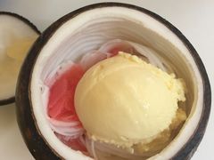 -志龙皇冠吃货椰子铺