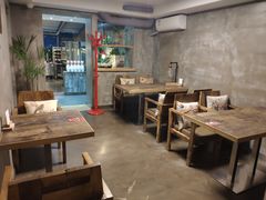 大堂-HIGH FIVE哈福手工汉堡(桂林路店)