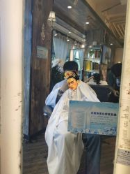 -一東造型烫发染发