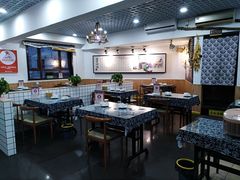 大堂-八两八金·莱芜特色炒鸡(市南漳浦路店)