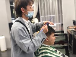 -诗悦发型SALON·圣罗兰店