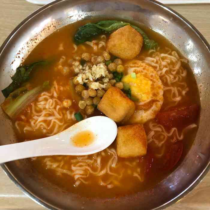 福建医科大学-东区食堂-"福建医科大学东区食堂,有三层楼.一楼大众.