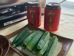 -猪三哥肥肠鸡川菜小炒