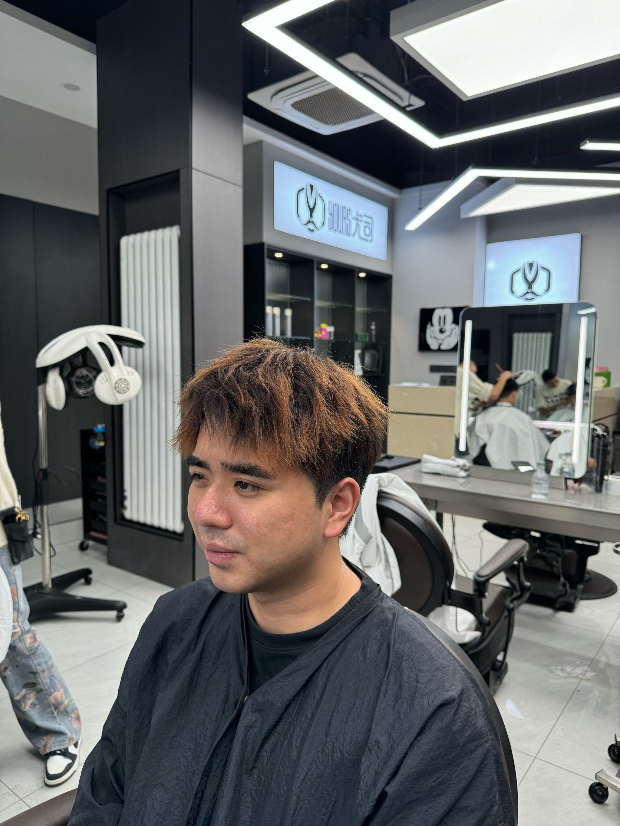 烟花碎盖三七发型