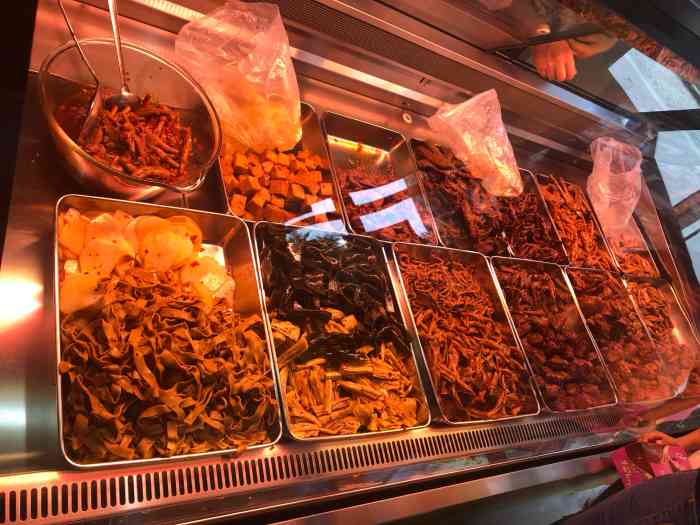 卤小鲜(罗马景福城店)-"之前总是买绝味,终于吃腻了,新开的卤小鲜.