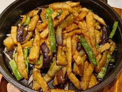 铁板地三鲜-鑫小城故事·藕汤·家常菜(台北一路总店)