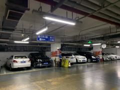 -龙阳广场-地下停车库