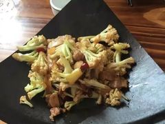 干煸花菜-渔记熏肉大饼