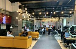 -FRIDAY星期五专业美发沙龙