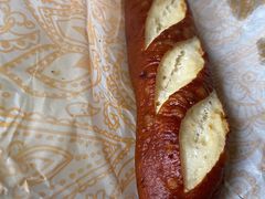 黄油碱水包-OUR Bakery(三里屯太古里店)