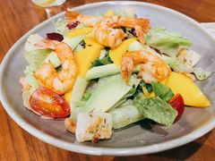 柠檬汁拌扒鲜虾牛油果沙拉-G+KITCHEN(龙湖狮山天街店)