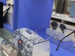 -美式眼镜·授权蔡司.依视路.尼康.豪雅.明月(南翔印象城店)