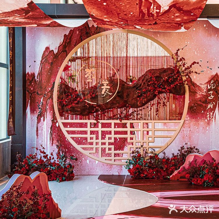 别再做烂大街婚礼了，小众婚礼挺有意思的。