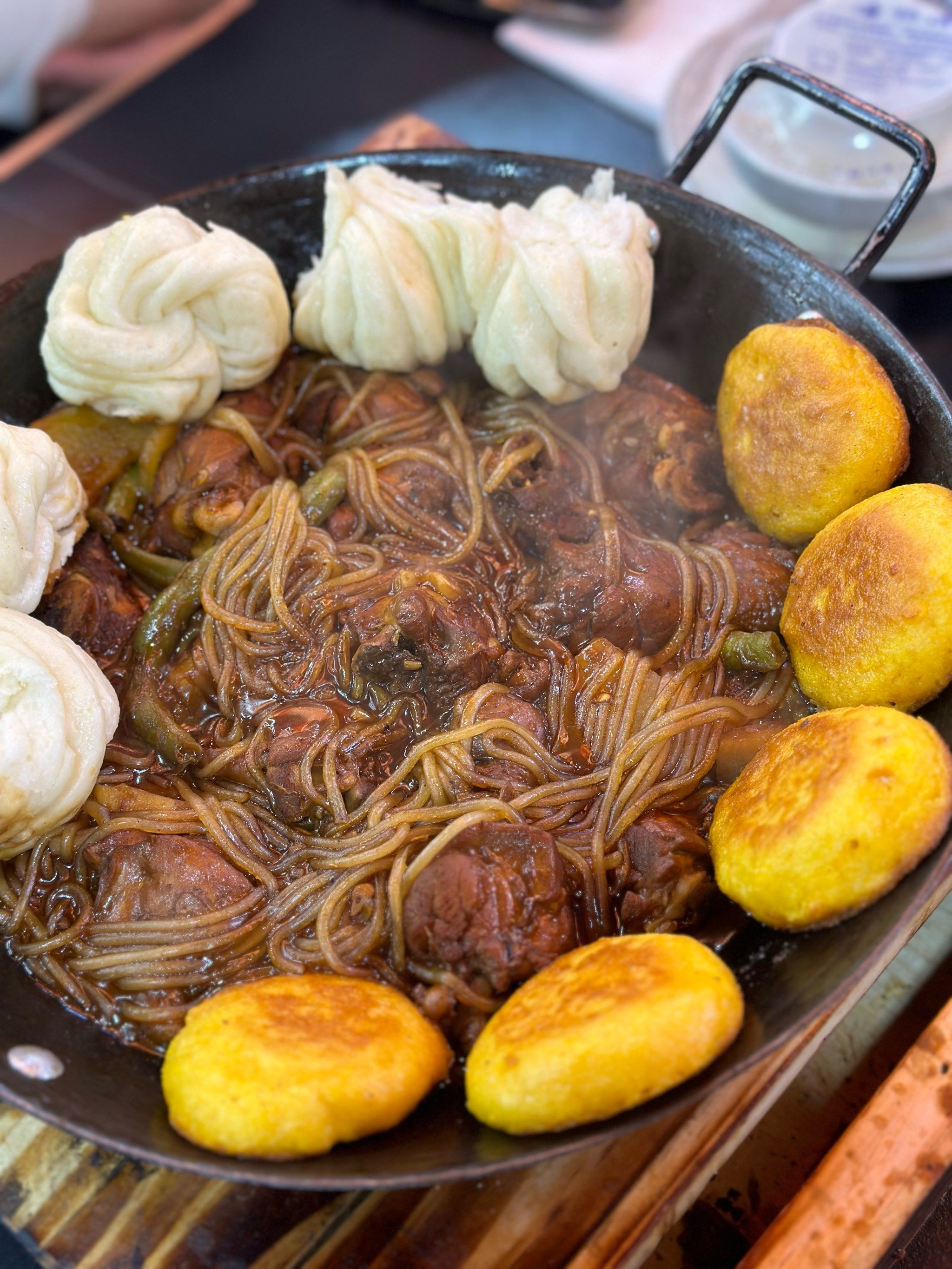 冬天就应该吃这满满一锅的东北小铁锅炖