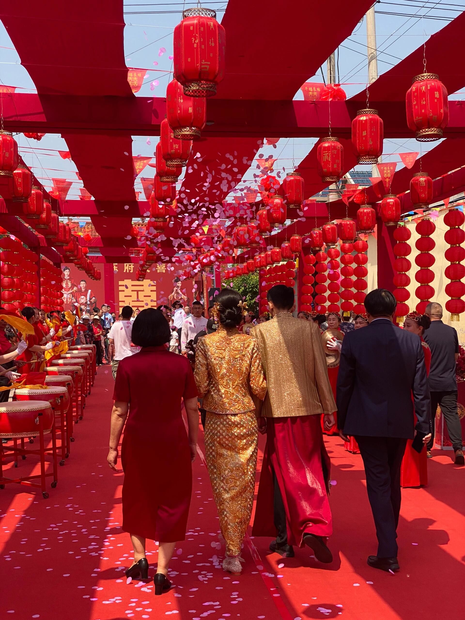 传统婚礼美满情