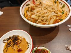 -顺溜·手工刀削面·黑金店(铜锣湾店)