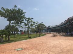 -亚龙湾中心广场