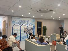 -上海大学附属上海和平眼科医院