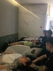 -罗亚帝造型·烫发染发