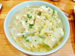 东北冻豆腐炖白菜-东北小二东北菜(大车家巷店)