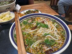 -云阿蛮云南生烫牛肉米线(奉贤路店)