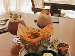 -Mark&Mars Restaurant