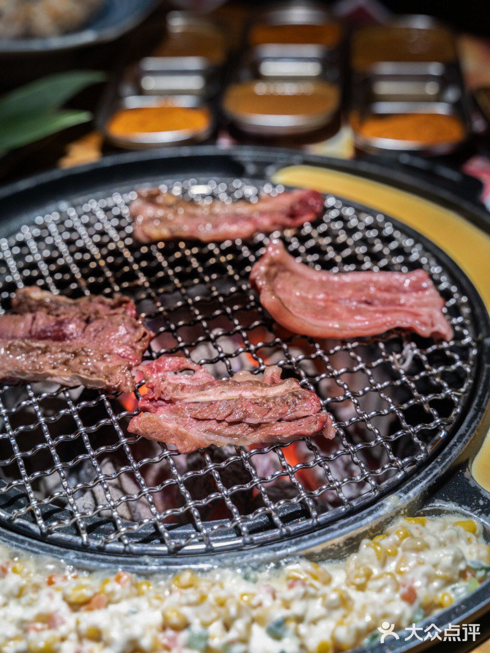 没那么多人排队，一去我们就有座