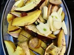 -老石黑山羊毛驴肉火锅(金凯广场店)