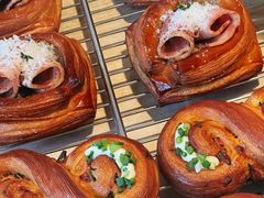 -VERIE BAKEHOUSE