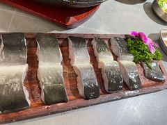 -围炉肉舍•炭烤活鳗•丹东海鲜烤肉(步行街店)