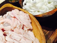 -老牌坊云南鱼豆花火锅(嵩山店)