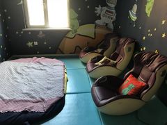 -小小王国亲子游泳(富民中心)