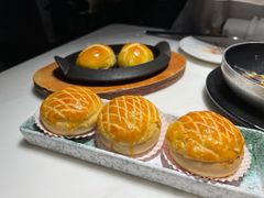 酥皮水牛奶菠萝包-陶陶居酒家(新天地店)