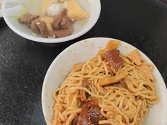 -松树干拌面店