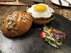 经典芝士汉堡-HIGH FIVE哈福手工汉堡(桂林路店)