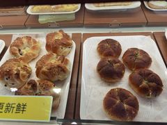 爆浆蒜香乳酪包-一鸣真鲜奶吧(汇金店)
