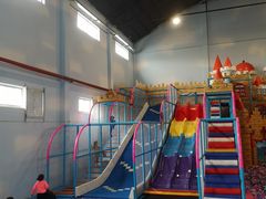 -嘿哟动霸CHUA·新潮玩运动娱乐中心·蹦床滑冰团建乐园