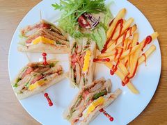 鸡肉三文治套餐-LUCCA卢卡西班牙海鲜饭(远洋广场店)