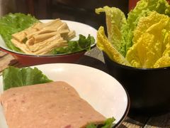 -虾弄弄海派小龙虾·牛羊蝎子火锅