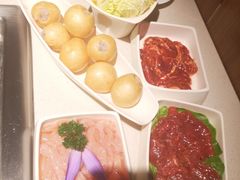 -海底捞火锅鲜切牛肉主题店(长寿路店)