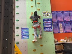 -蓝天攀岩-青少年训练(罗湖益田假日广场店)