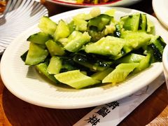 拌胡麻油拌黄瓜-疆里疆外·和田烤肉·清真